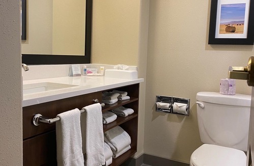 South Lethbridge Hotel | Comfort Inn Lethbridge