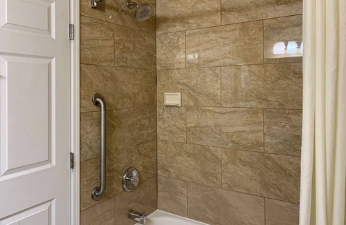 Oakdale Hotel | Comfort Inn Saint Paul East