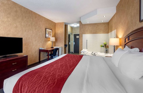 Sturgeon Falls Hotel | Comfort Inn Sturgeon Falls