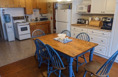 Rideau Lakes Cottage | Comfortable family cottage on Big Rideau Lake