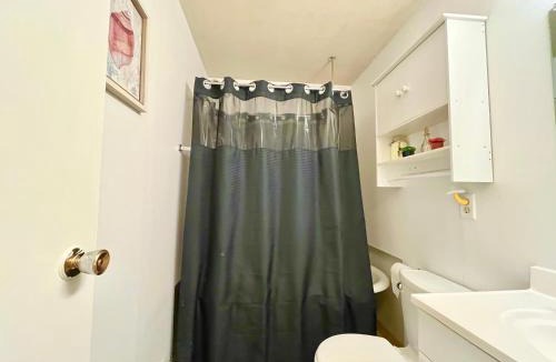 Town of Union House | Comfortable Room BU, UHS, Lourdes, Queen Bed
