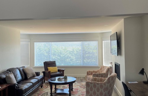 Cobble Hill House | Comfortable1 bedroom suite located in Cowichan Valley close to various wineries.