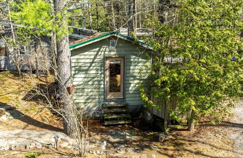 Selwyn Cottage | Comfy 8-person cottage. STONEY LAKE. Kawarthas. Pet friendly. 90 mins Toronto