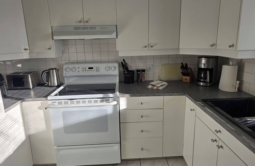 Southwest Calgary House | Comfy and Clean 3 bedroom in Central SW location - close to almost everything!