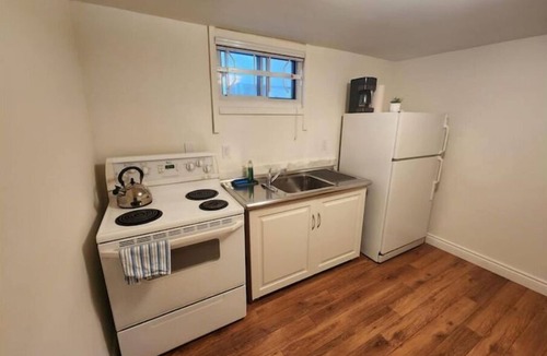 Keelesdale - Eglinton West House | Comfy Basement Bedroom & Kitchen Close To TTC