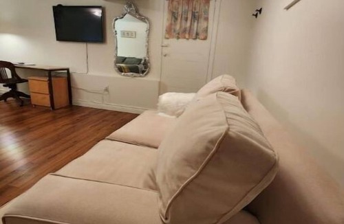 Keelesdale - Eglinton West House | Comfy Basement Bedroom & Kitchen Close To TTC