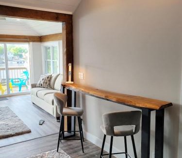Trent Hills House | Completely renovated luxury waterfront cottage