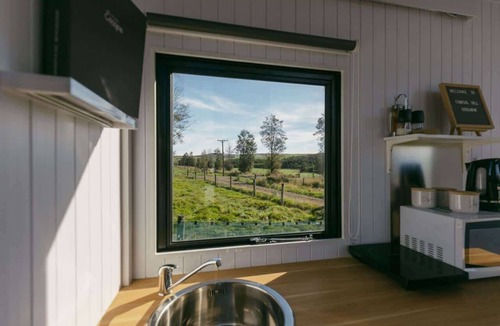 Conical Hill House | Conical Hill Hideaway by Tiny Away