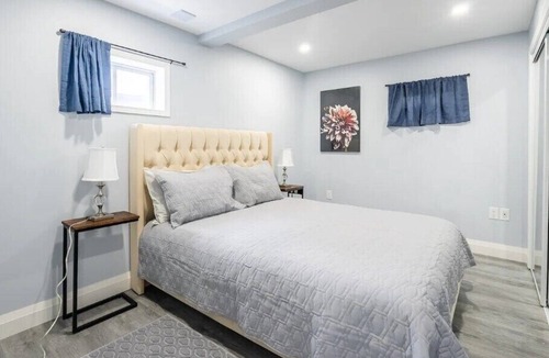 Dunnville Cottage | Contemporary, Cozy and Spacious Cottage