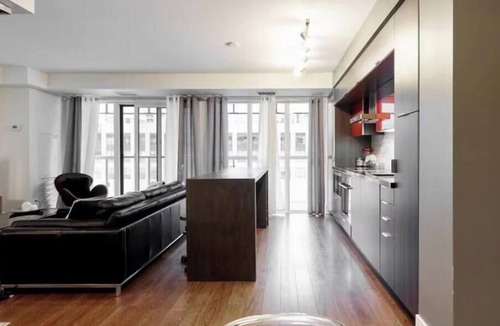 Central Waterfront Apartment | Contemporary Toronto 1BR with Balcony and Sofa Bed