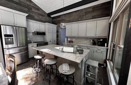 Novar Cottage | Conveniently located 4 Season Cottage with Hot Tub and amazing sunsets!