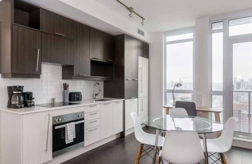 Downtown Toronto Apartment | Corporate Stays | Studio 2 Bedrooms