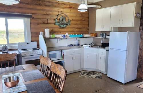 Castor Cabin | COTC: Log Cabin Glamping