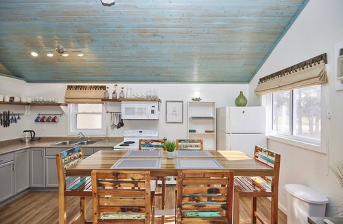 Wainfleet House | Cottage #2 · Lake Haven Beach Resort