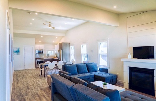 Wainfleet Cottage | Cottage 3: Beachfront Cottage Escape