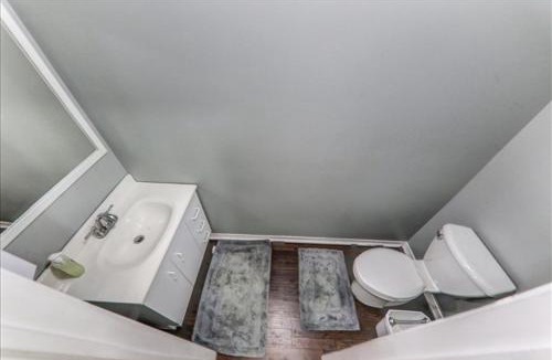 Elizabethtown-Kitley House | Cottage backing water