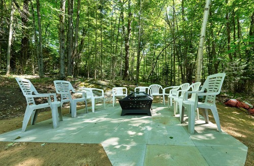 Bracebridge Cottage | Cottage Binx Bracebridge | Large hot tube and outdoor movies on lake Muskoka