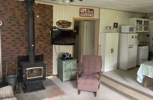 Utterson Cottage | Cottage by the beach, great family destination