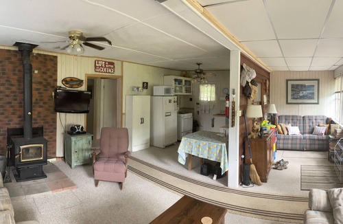 Utterson Cottage | Cottage by the beach, great family destination