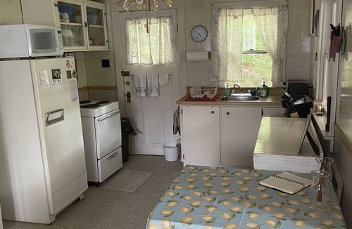 Utterson Cottage | Cottage by the beach, great family destination