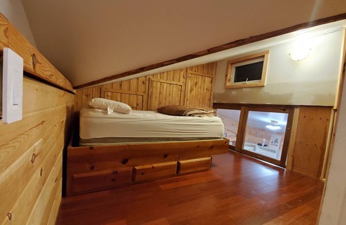 Crowes Landing House | Cottage + Guesthouse & Games Room Stoney Lake