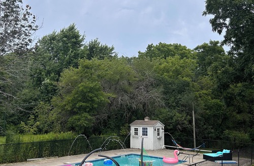 Richmond Hill Cottage | COTTAGE HOME WITH POOL IN RICHMOND HILL