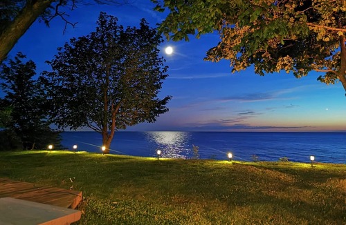 Bayfield Cottage | Cottage in Bayfield, Lake Huron Bluffs