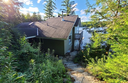 North Kawartha Cottage | Cottage on the lake! Beautiful 4 bedroom + 3 bath!