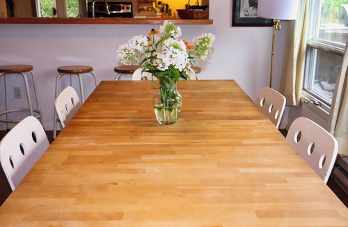 Bailieboro House | Cottage on the PondnModern furnished 4 bedroom house on a private pond
