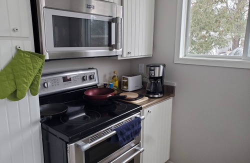 Irondale Cottage | Cottage ✳ Sauna ✳ 2 min walk to Tamarack Lake