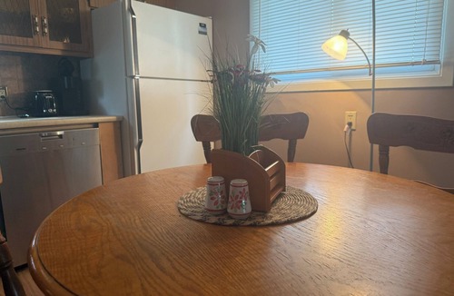 Chatham-Kent Cottage | Cottage Style Single Level 2 bed Cozy House for nature lovers