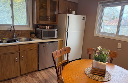 Chatham-Kent Cottage | Cottage Style Single Level 2 bed Cozy House for nature lovers