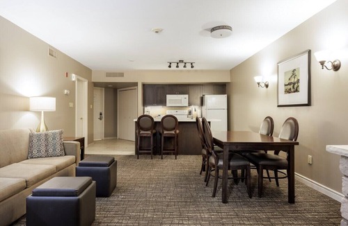 Oro-Medonte Apartment | Country Club Suite: King Bed, Jet-Tub, Pool, Gym