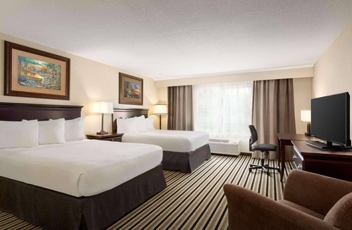 Little Falls Hotel | Country Inn & Suites By Radisson, Little Falls, Mn