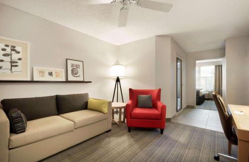 Plymouth Hotel | Country Inn & Suites by Radisson, Minneapolis West, MN