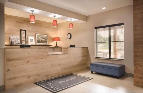 Brooklyn Center Hotel | Country Inn & Suites by Radisson, Brooklyn Park - Brooklyn Center, MN