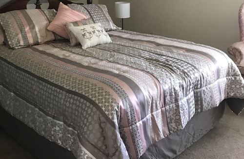 Victor House | Country Lakeside Getaway