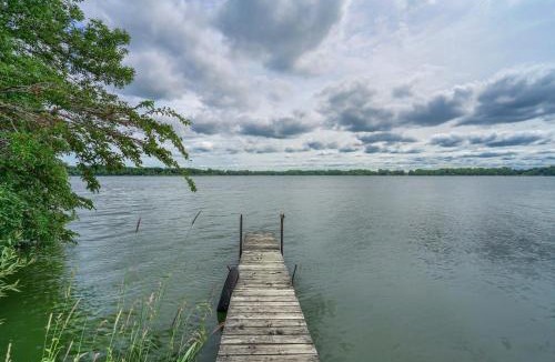 Cokato House | Countryside Retreat on Cokato Lake with Indoor Sauna