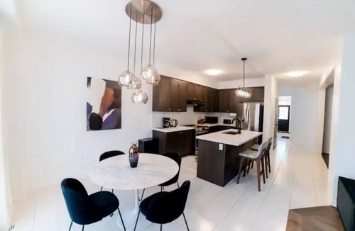 Brantford House | Couples Retreat