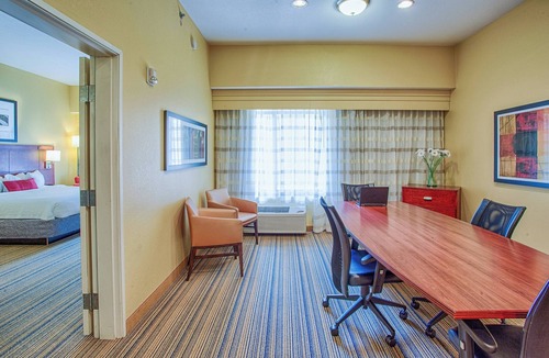 Moorhead Hotel | Courtyard by Marriott Fargo Moorhead, MN