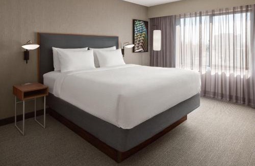 Northeast Mississauga Hotel | Courtyard by Marriott Mississauga-Airport Corporate Centre West