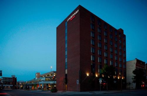 Downtown Hotel | Courtyard by Marriott St. Cloud