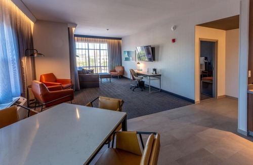 East Avenue Hotel | Courtyard Rochester Downtown