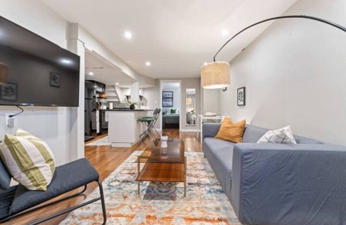 Brantford House | Coziest place in town! Wi-Fi + Work station