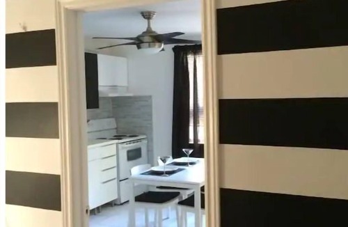 Port Credit Apartment | Cozy 1 Bedroom apartment near the Lake