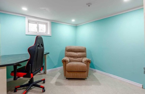 Durham Region House | Cozy 1-Bedroom Basement With Separate Entrance