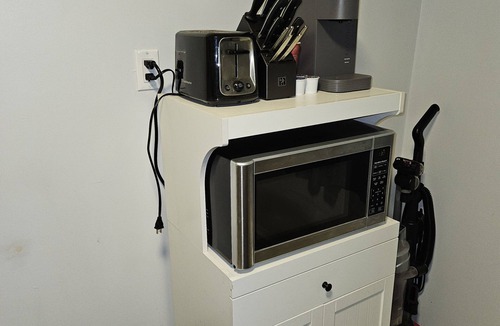 Sudbury Apartment | Cozy 1-bedroom apartment in lovely Greater Sudbury with WiFi, AC