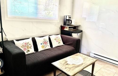 Steveston House | Cozy 1-bedroom