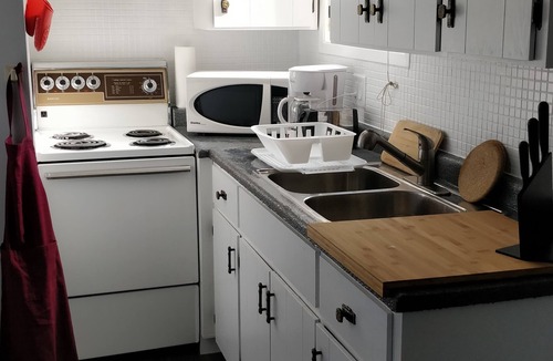 Niagara Falls Apartment | Cozy 1 Bedroom, Niagara home away from home
