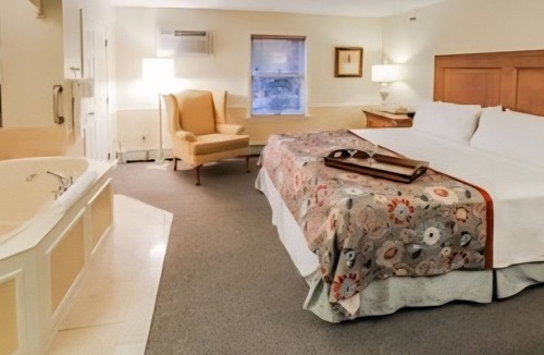 Ogunquit Resort | Cozy 1-bedroom resort in peaceful Ogunquit with AC